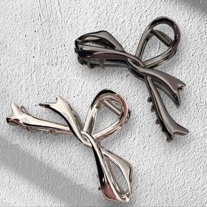 Sleek Metal Bow Hair Claw Clip Set Silver Gun Metal With Gift Bag NWOT